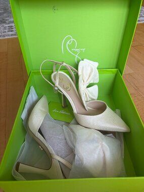 Sam Edelman cream heel with bow